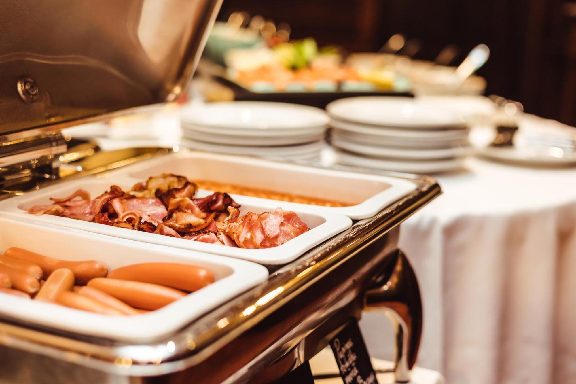 Promenade Hotel Liepaja Ngoại thất bức ảnh A chafing dish